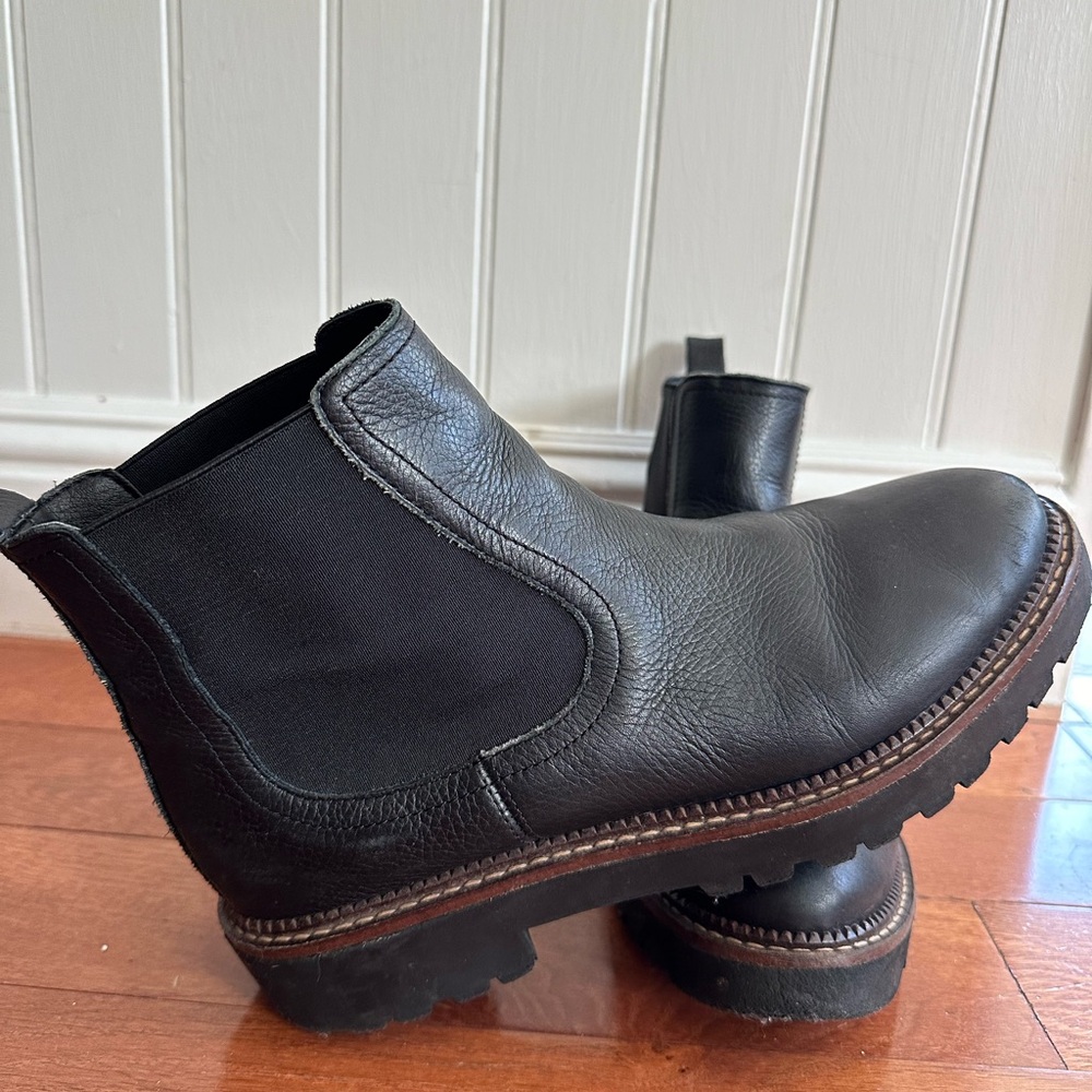 Caslon Miller Water Resistant Lug Chelsea Boots. Size 8.5.
